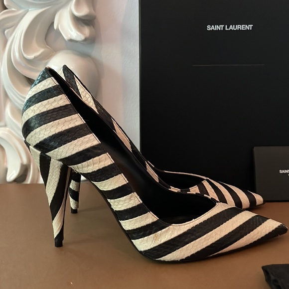 Yves Saint Laurent - NWT - size 40+ heels - Picture 4 of 8